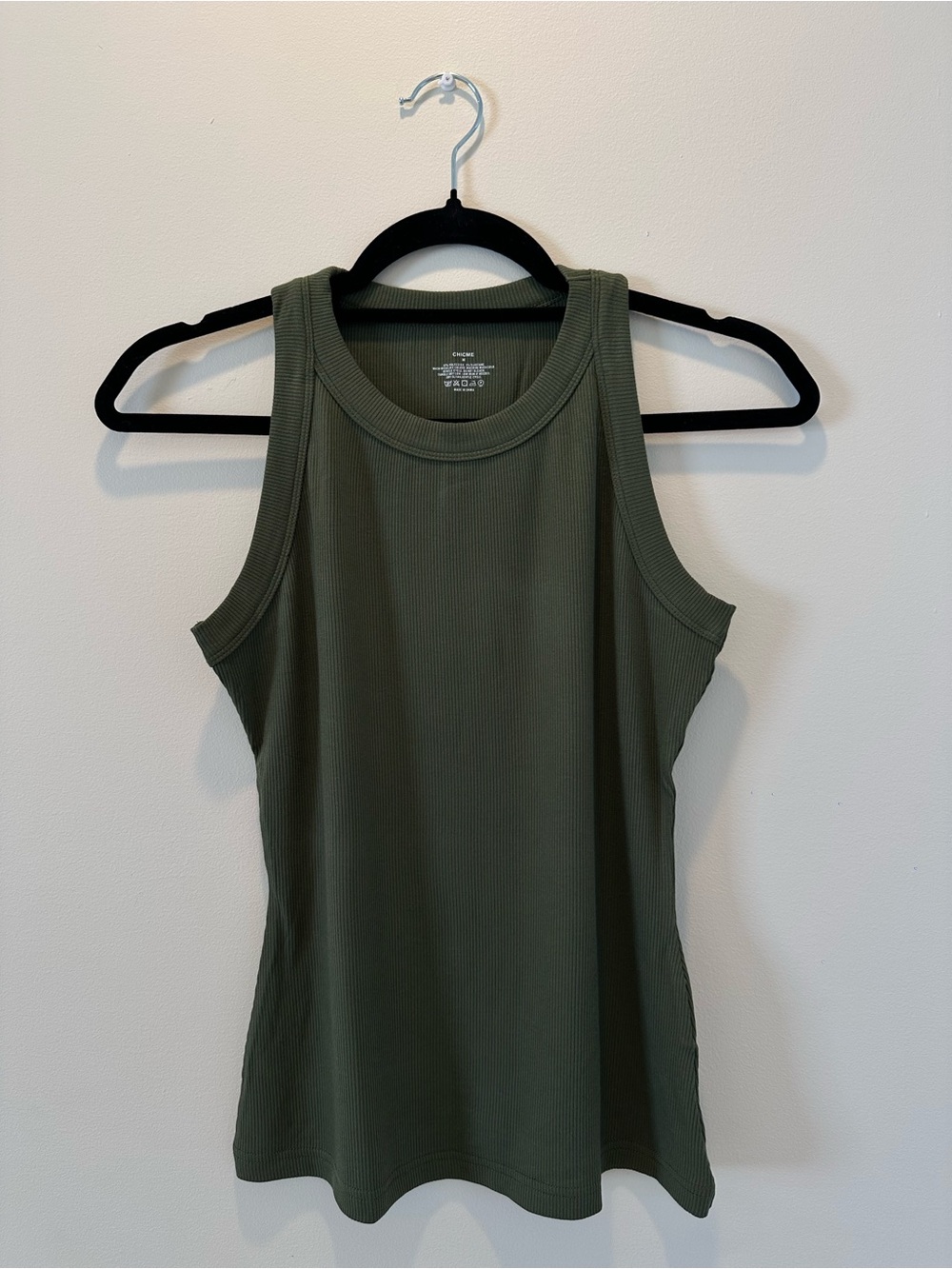 chic Ribbed Tank Top - Olive Green - Picture 2 of 7